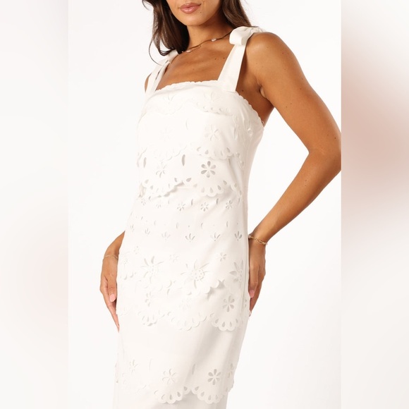 Petal & pup laser cut floral scalloped maxi dress nwot - Picture 4 of 6